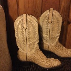 Dan Post Boots. Size 7 Men’s, 8 Women’s